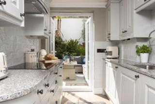 Crystal View, Compass Point - 7