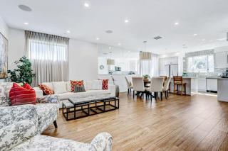 Modern 4BR Villa Spacious Stylish In Prime Location - 6