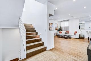 Modern 4BR Villa Spacious Stylish In Prime Location - 3