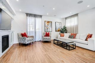 Modern 4BR Villa Spacious Stylish In Prime Location - 2