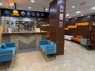 The Grand Mirage Hotel - 4