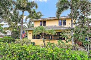Palm Haven - Tropical Chic Home with Pool in Grandview Heights - 0