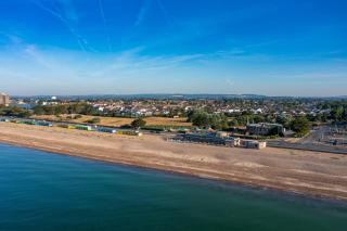 Tranquil 3BD Haven by the Sea in Littlehampton - 9