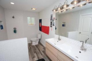 2 Large Bedrooms Open Living Peaceful - 4