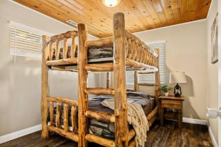 Lawliss Hideout in Big Bear Lake - 8