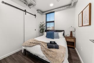 2BR Cozy Apartment in DT - 8