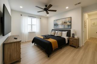 Plano Hideaway Relax, Swim and Play Together - 9