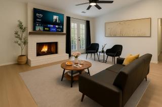 Plano Hideaway Relax, Swim and Play Together - 8