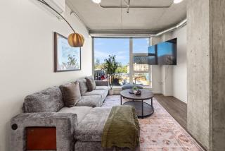 2BR Cozy Apartment in DT - 1