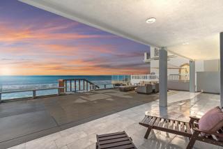 Sea Glass Beach Road Villa On the SAND Luxury and relaxation - 9