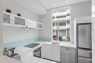 QV Stays Modern Spacious Multi-Level Townhouse - 6