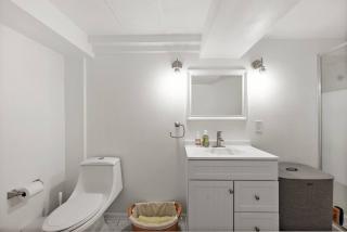 Modern Basement Apartment 3 Blocks from Waterfront - 8