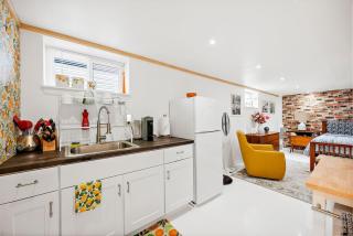 Modern Basement Apartment 3 Blocks from Waterfront - 6