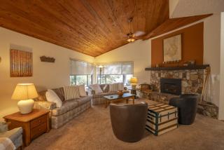 3BR Flagstaff Escape with Deck and Pine Views - 8
