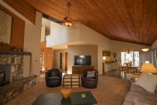 3BR Flagstaff Escape with Deck and Pine Views - 5