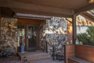 3BR Flagstaff Escape with Deck and Pine Views - East Flagstaff - 6