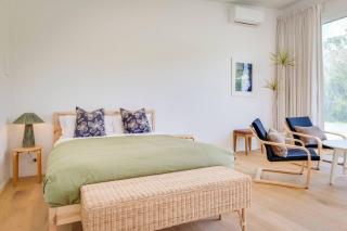 Ideally Located Modern Studio Apartment - 3