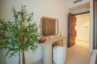 Private Beach and Pool Vibes at Palace Residences - 1