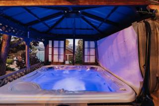 Lakeside Lodge - Deck Views, Golf, Basketball, Spa - 7