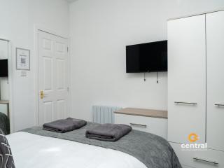 Trades Lane by CENTRAL SERVICED APARTMENTS - Cosy 1 Bedroom - Central Location - Walk Away from Waterfront - Walk Away to Bus & Train Station - Long Stays Welcome - 8