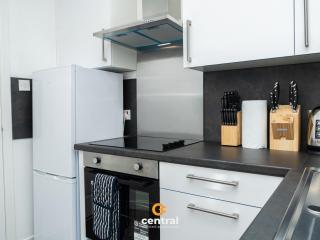 Trades Lane by CENTRAL SERVICED APARTMENTS - Cosy 1 Bedroom - Central Location - Walk Away from Waterfront - Walk Away to Bus & Train Station - Long Stays Welcome - 5