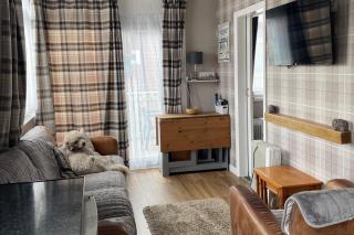 2Bed Chalet Sleeps 4- Garden Balcony Pets Beach - 8