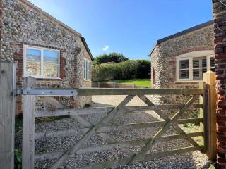 WELL COTTAGE - Salthouse - 8