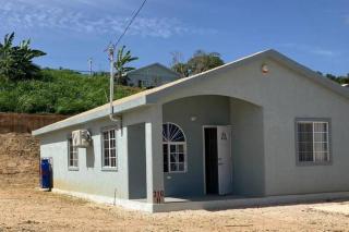 Sleeps 4 with Free Parking 15-min to Beach - 8