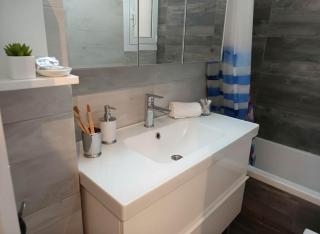 Luxury 2-Bedroom Residence in Kifisia - 2