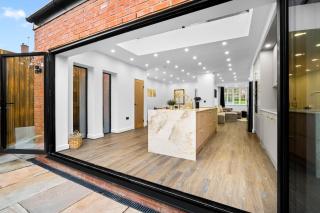 Exceptional 4 Bedroom House - Garden - High Speed Internet - Parking 154R - 5