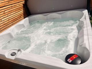 House in Appledore with Hot Tub and own parking - 4