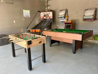 Family Haven with Sports court Game Room King Beds - 8