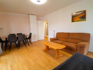 Appartement T3 avec 2 Salles d'eau, Parking & Balcon - RER A à 3 min - 9