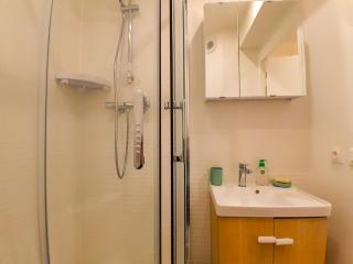 Appartement T3 avec 2 Salles d'eau, Parking & Balcon - RER A à 3 min - 7