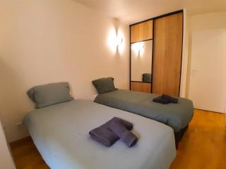Appartement T3 avec 2 Salles d'eau, Parking & Balcon - RER A à 3 min - 5