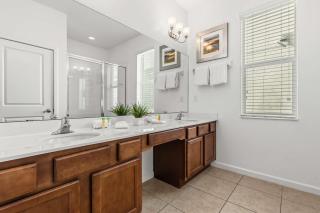 Sunny Stay in Orlando - 6BR Home with Pool! - 2