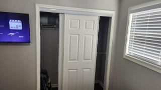 Little House in Indy sleeps many - 1