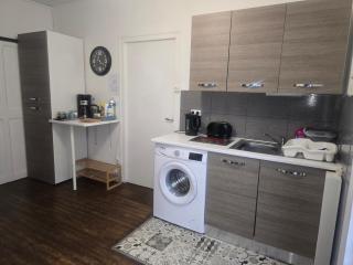 Number 22 - Le Dorat - Apartment One with garden & free parking - 3