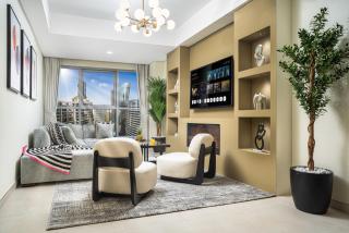 Luxurious and Spacious Living in the Heart of Radiant Boulevard - 1