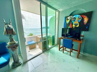Espectacular Apto remodelado, de lujo y a pie de Playa con vista al mar - 5