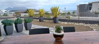 Cozy Sea View Escape with BBQ Demi Studio - 9