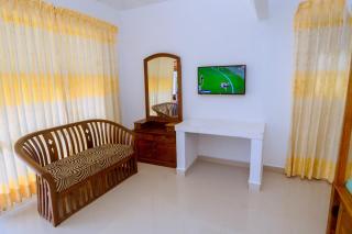 Rainforest River Edge Villa - 5