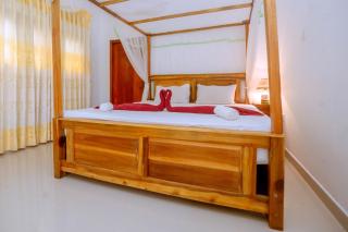 Rainforest River Edge Villa - 4