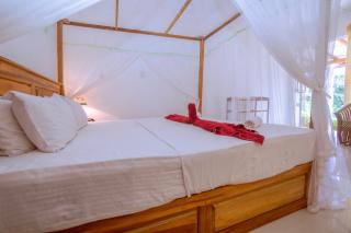 Rainforest River Edge Villa - 3