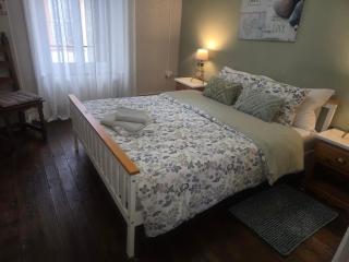 Number 22 - Le Dorat - Apartment 3 with garden & free parking - 9