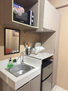 Urban Deca Shaw - PaulBert's Cabins - 2