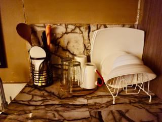 Urban Deca Shaw - PaulBert's Cabins - 1