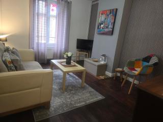 Number 22 - Le Dorat - Apartment 3 with garden & free parking - 6