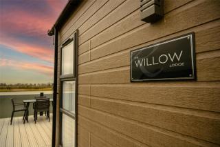 Sure Studio by Best Western Brackenborough Lakes & Resort - 9