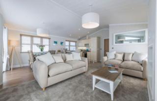 Sure Studio by Best Western Brackenborough Lakes & Resort - 5